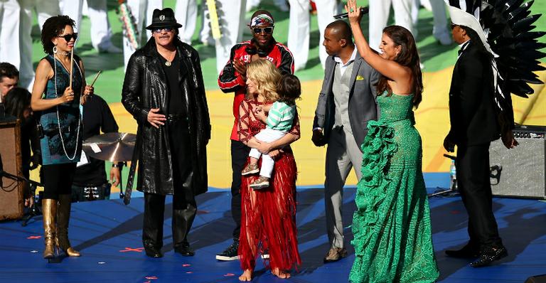 img-619376-ivete-sangalo-usa-vestido-de-martha-medeiros-no-encerramento20140713151405275867