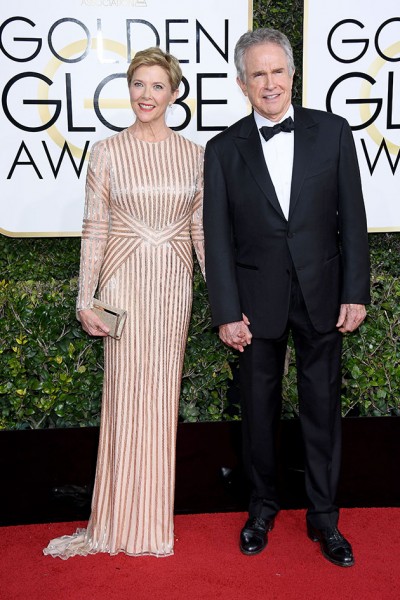80117-golden-globes-anette-bening-400x600